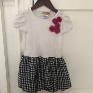 Girl’s size 4/T dress